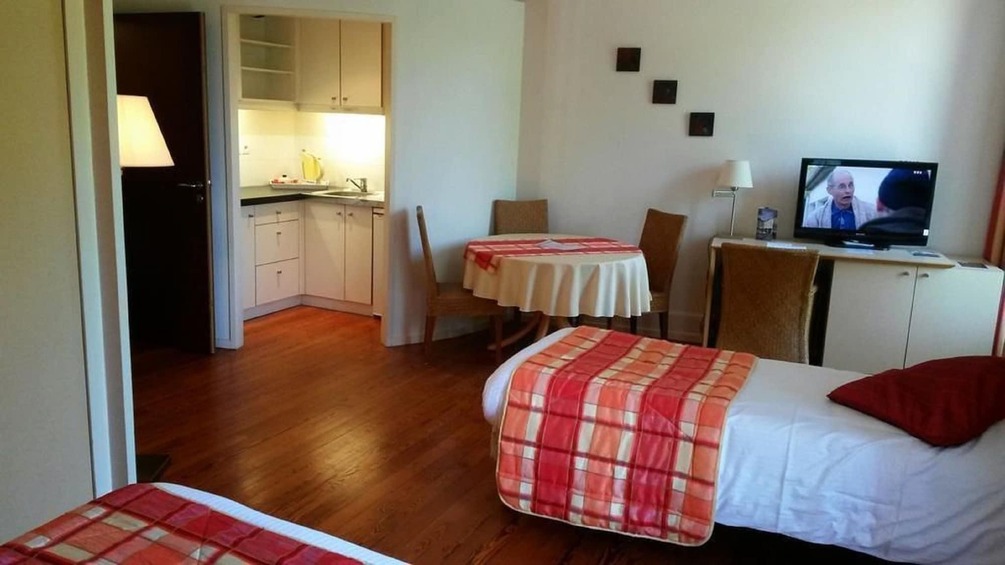 Hotel Cerise - Les Sources Luxeuil-Les-Bains Exterior foto